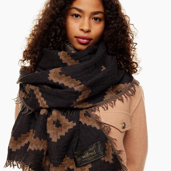Aritzia Mosaic 100% Wool Scarves - Picture 5 of 8
